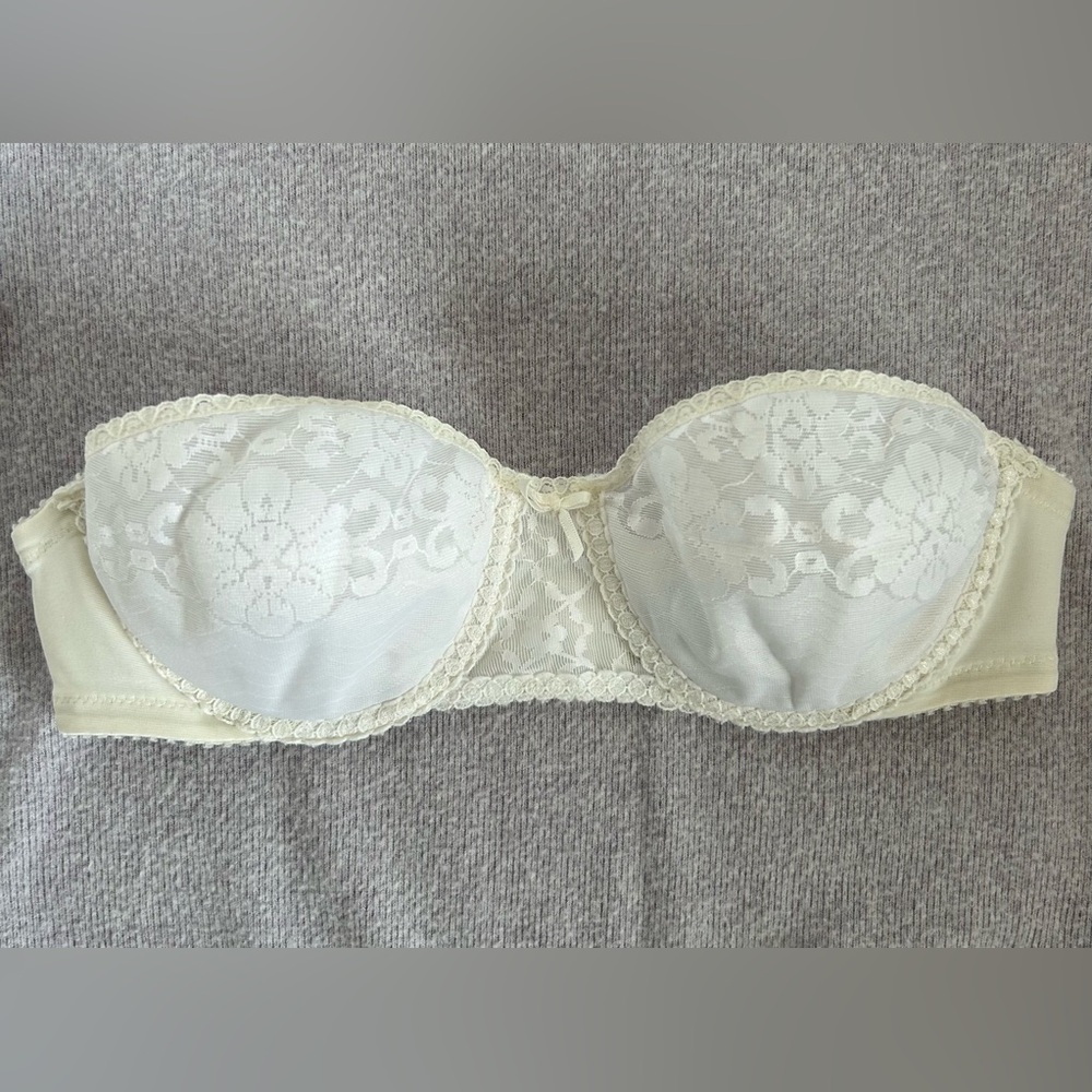 Maidenform Pretty Shapely Vintage White Lace Strapless Underwire Bra Size 34B